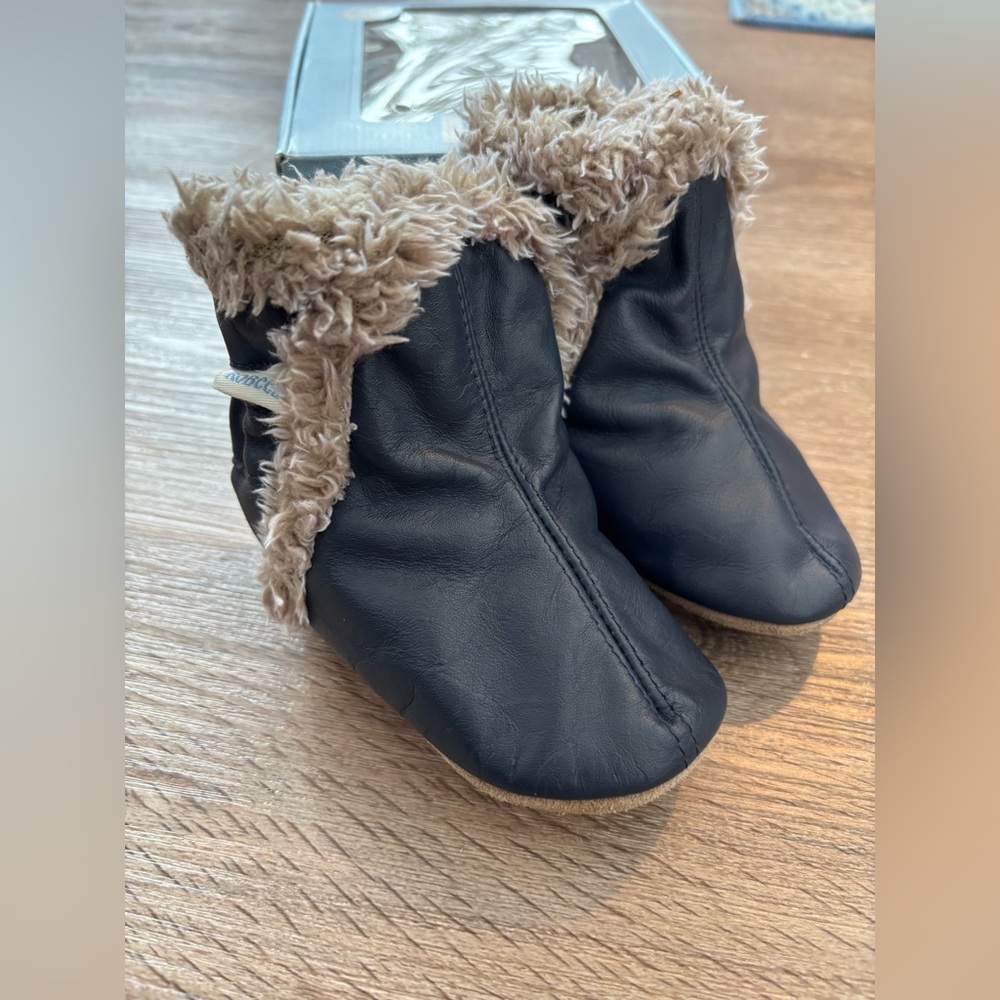 Robeez Soft Soles Booties - size 6-12 months